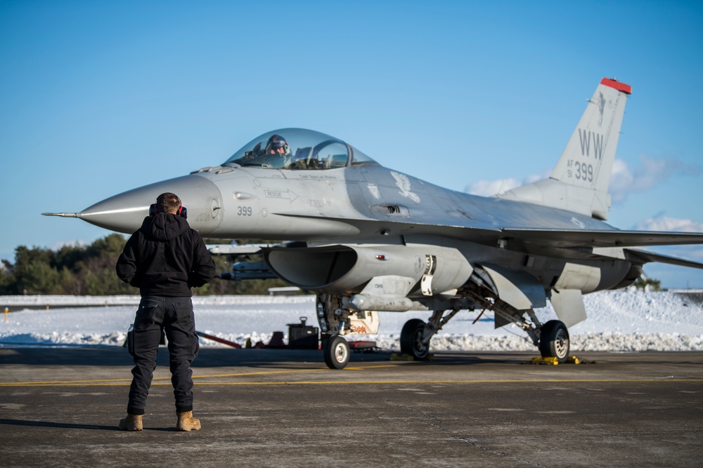Misawa operates through record breaking December snowfall, demonstrates joint and allied force readiness