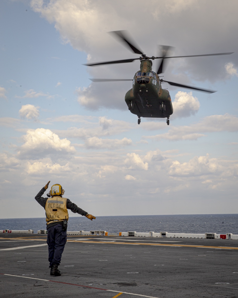 JGSDF CH-47 lands on the America