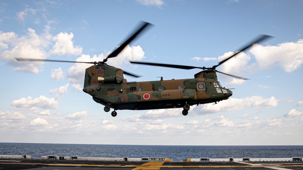 JGSDF CH-47 lands on the America