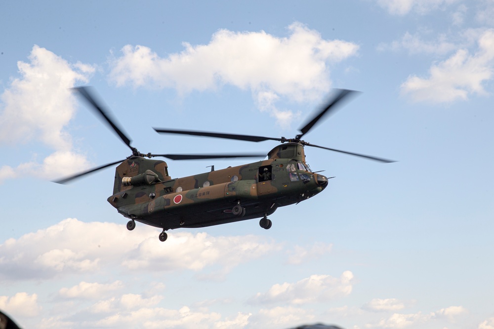 JGSDF CH-47 lands on the America