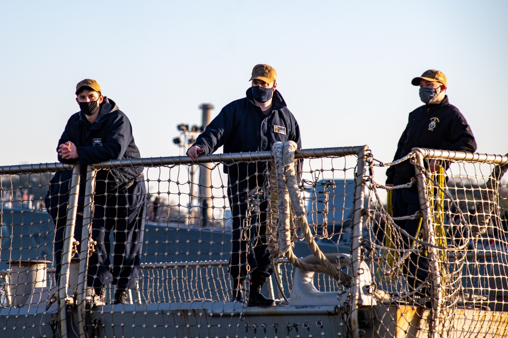 USS Rafael Peralta (DDG 115) changes homeports, arrives at Commander, Fleet Activities Yokosuka