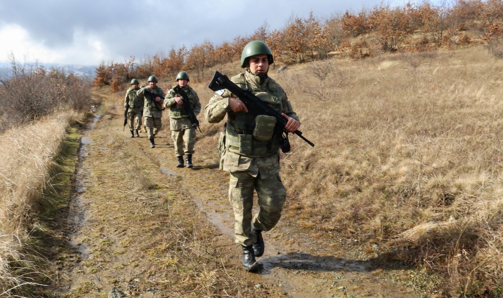 Turkish KFOR troops conduct ABL patrol