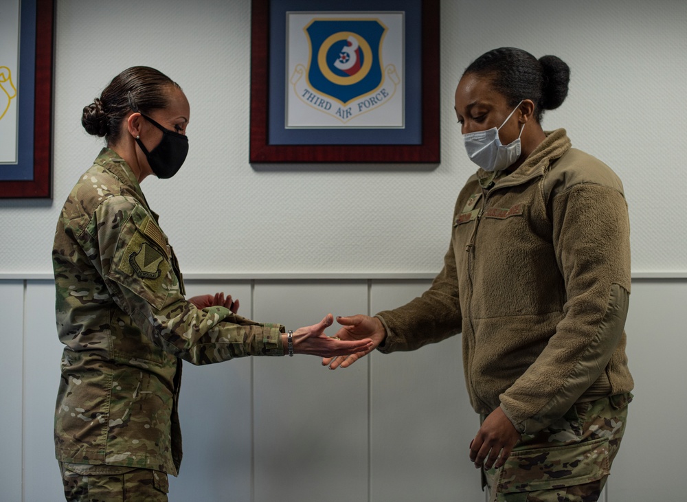 Airlifter of the week: Behind the medical curtain