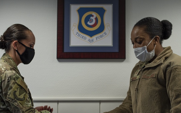 Airlifter of the week: Behind the medical curtain