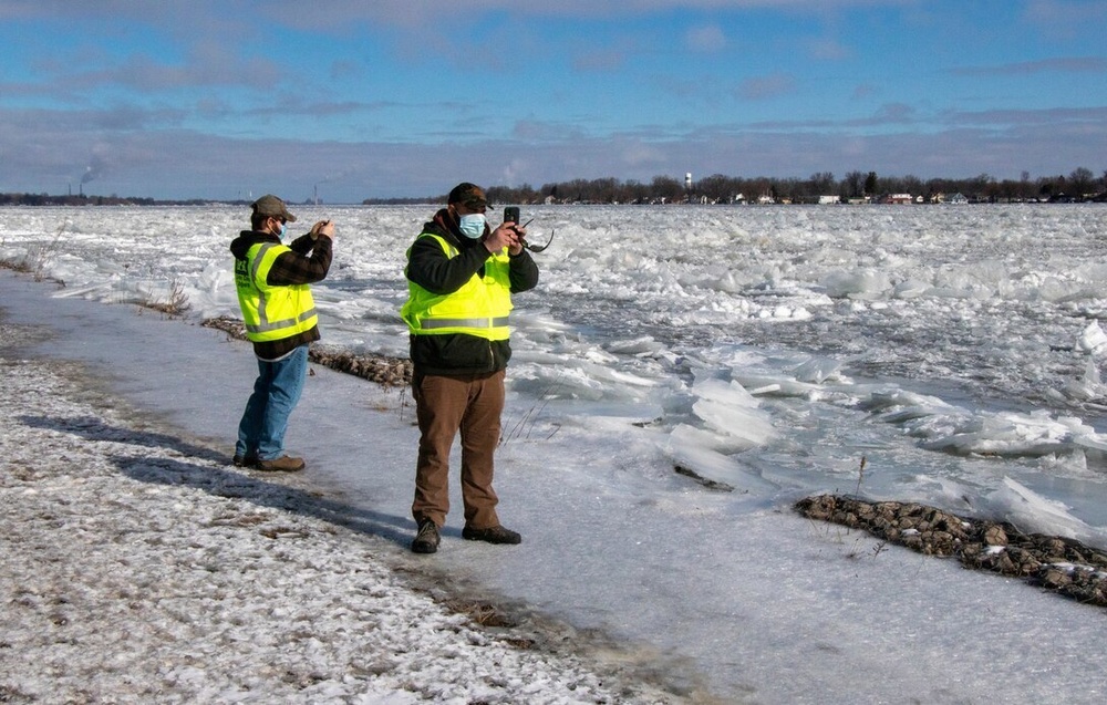 Corps of Engineers assisting US, Canada coast guards easing St Clair River flooding