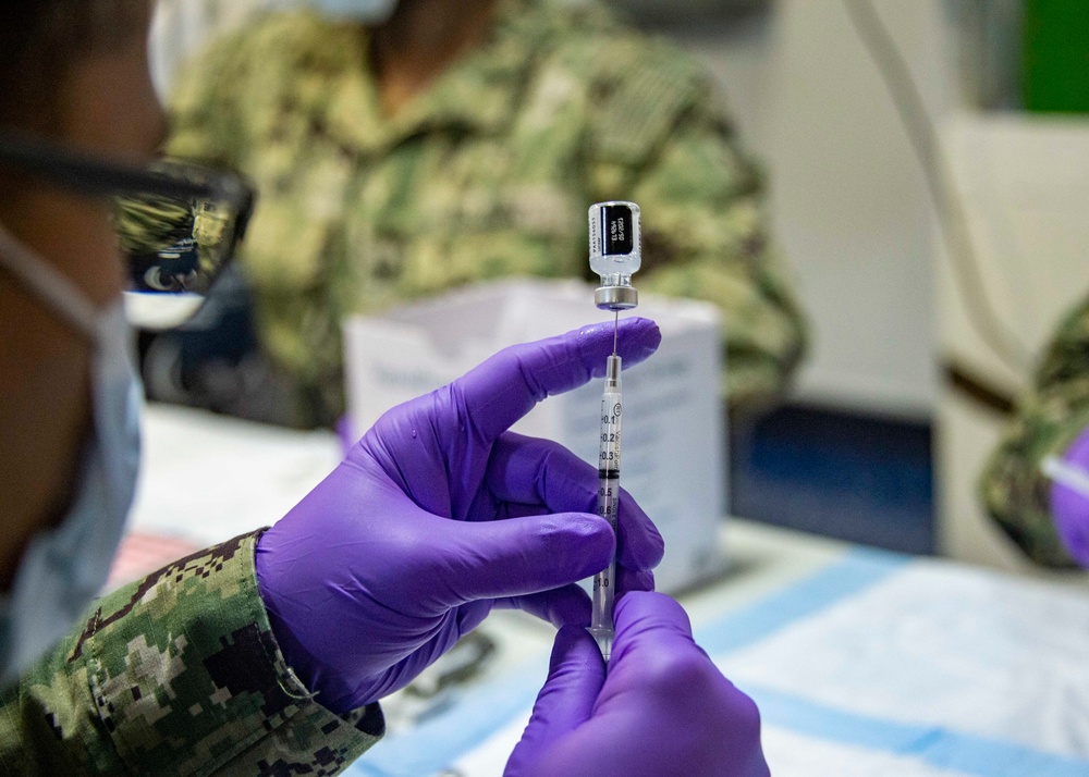 Essex First Pacific Fleet Ship to Receive Vaccinations Aboard Ship
