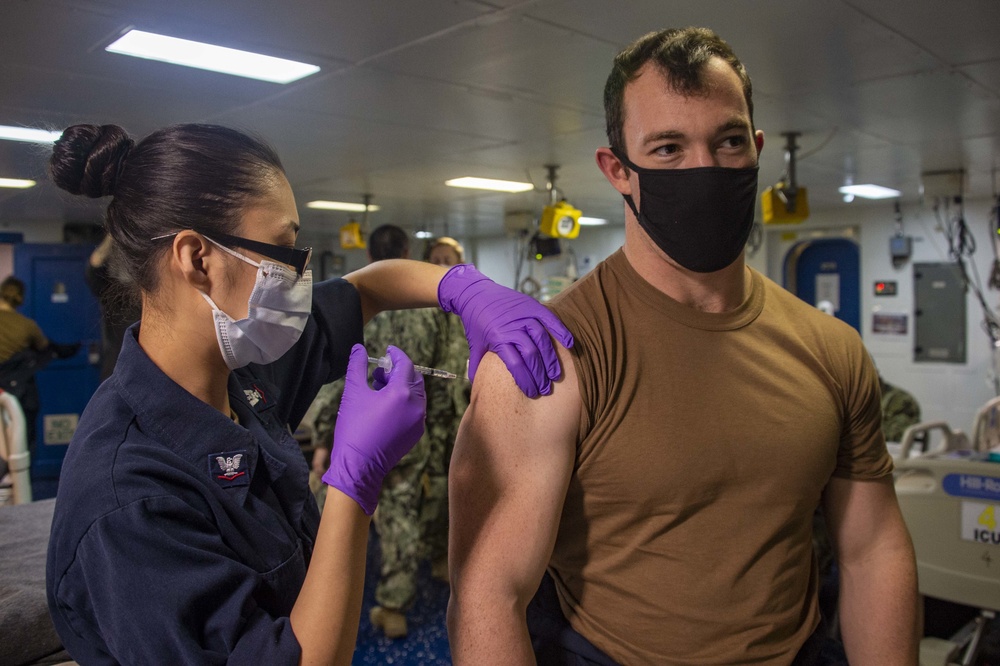 Essex First Pacific Fleet Ship to Receive Vaccinations Aboard Ship