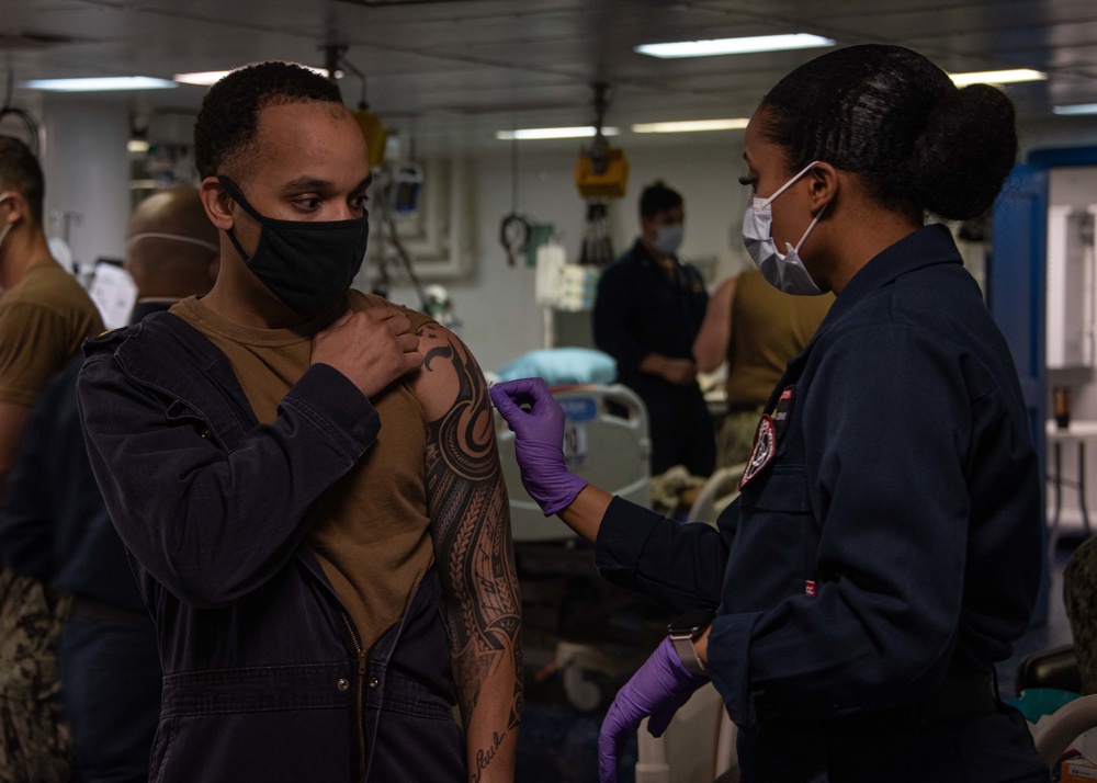 Essex First Pacific Fleet Ship to Receive Vaccinations Aboard Ship