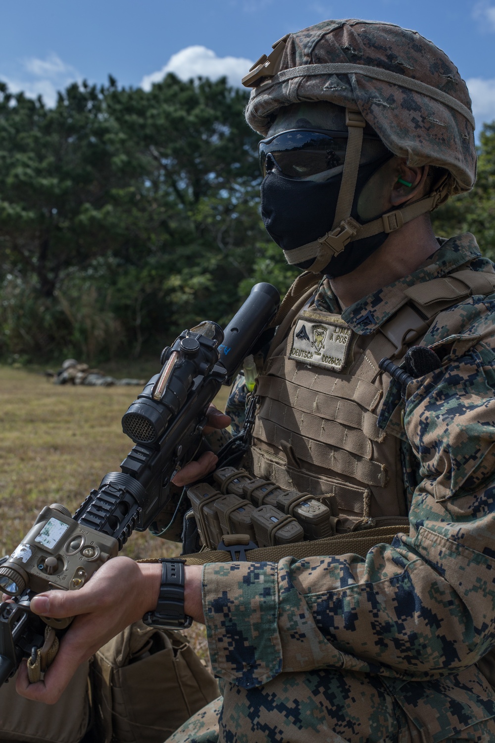 Marines with BLT 3/4 train in Okinawa