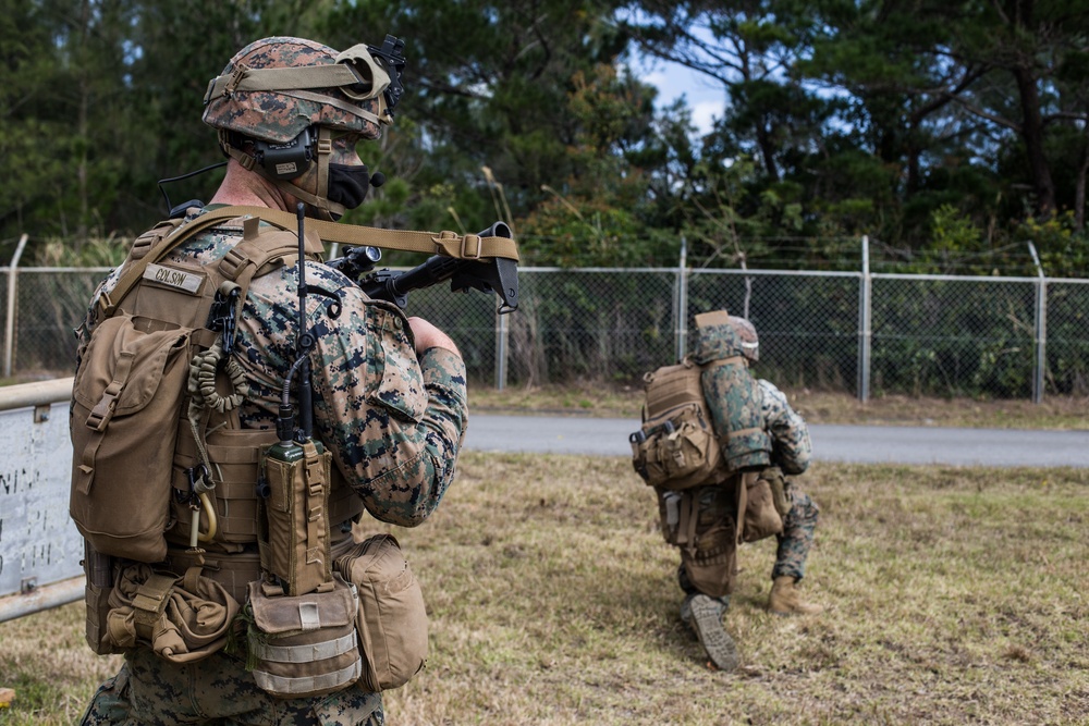Marines with BLT 3/4 train in Okinawa