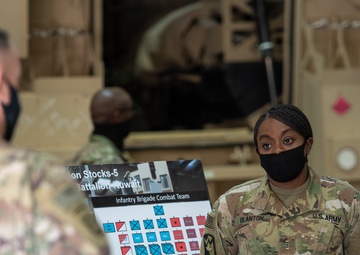 BG Swanson Visits the 401st AFSB