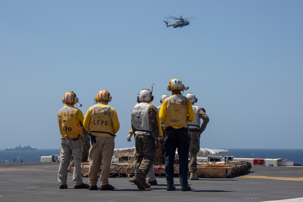 VMM-164 (Rein) Marines conduct vertical resupply aboard USS Makin Island