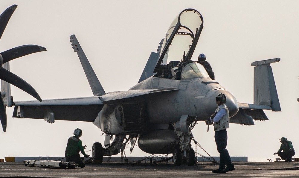 Sailors Conduct High-Powered Turn