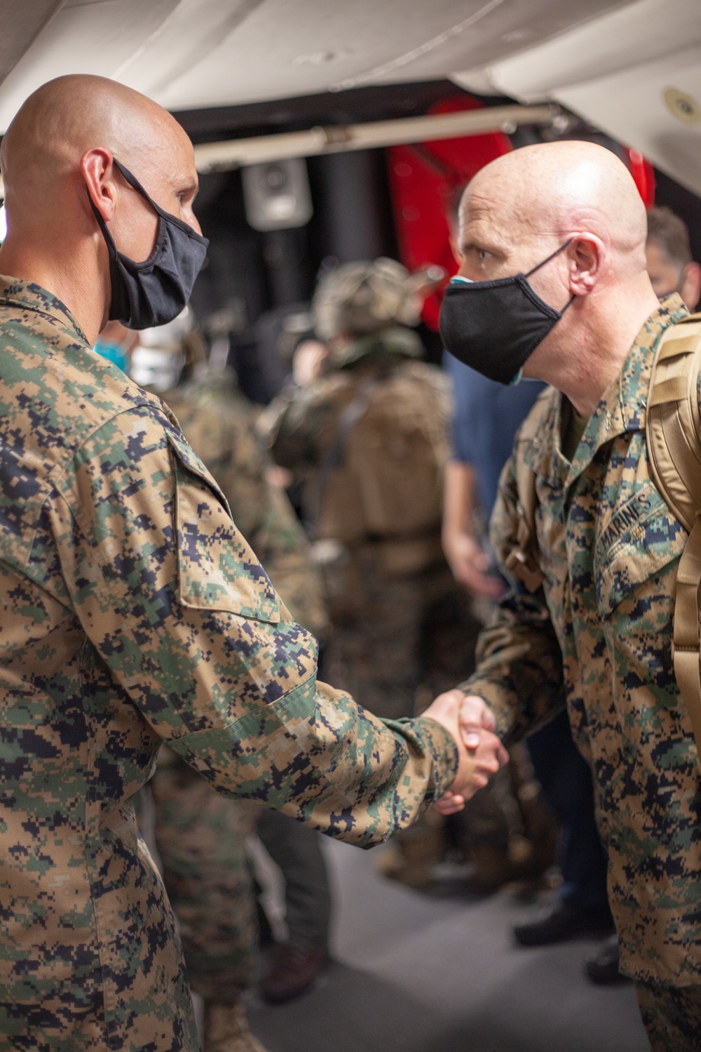 Commanding General of Joint Force Maritime Component Command, Joint Task Force Quartz visits USS Somerset