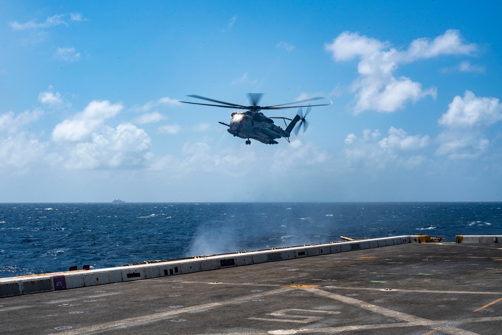 CLB-15 Marines conduct helicopter support team operations aboard USS Somerset
