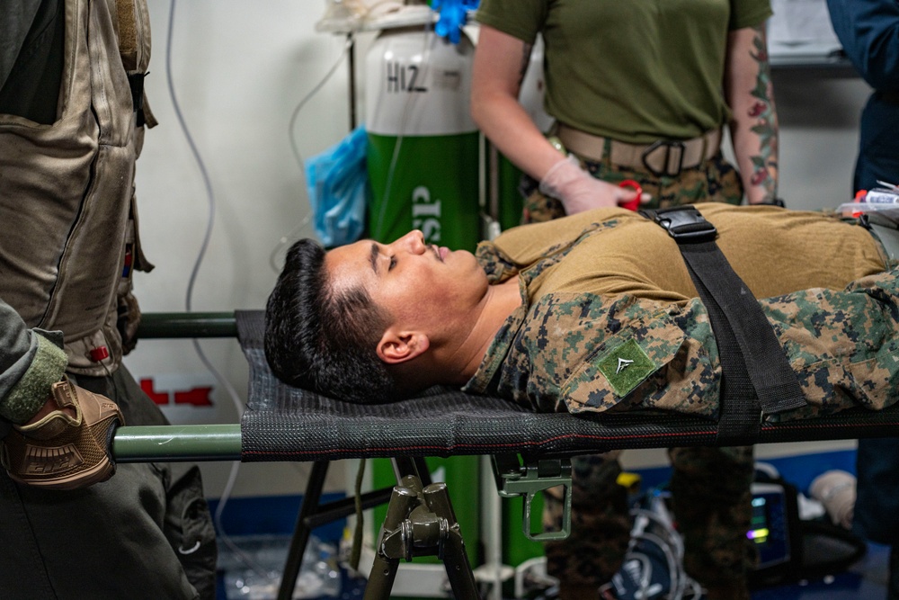 Sailors aboard USS Makin Island conduct mass casualty training event