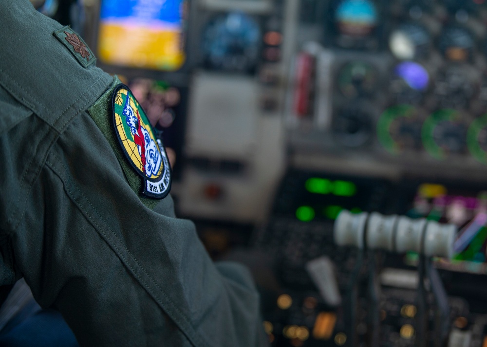 6 ARW Refuels B-1 Lancer