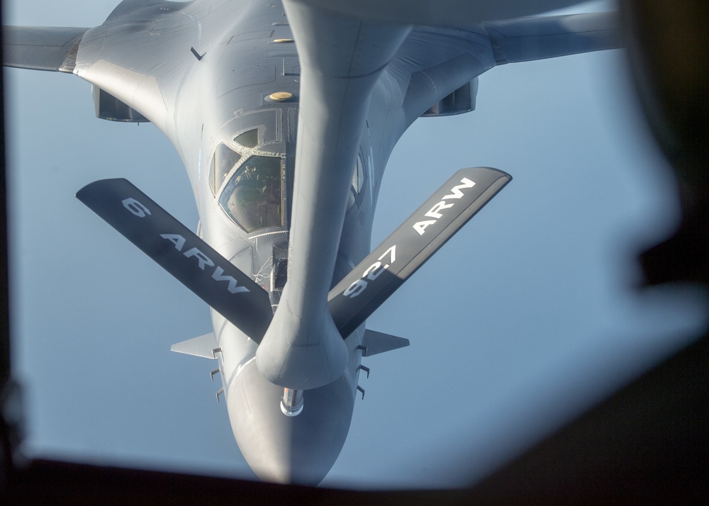 DVIDS - Images - 6 ARW Refuels B-1 Lancer [Image 9 Of 13]