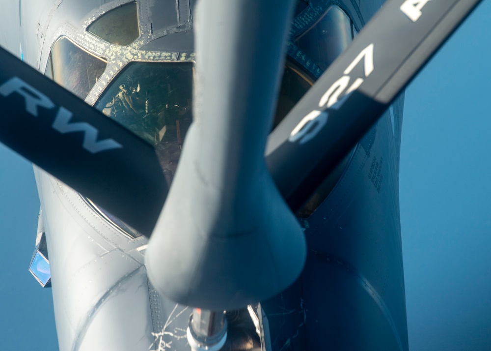 6 ARW Refuels B-1 Lancer