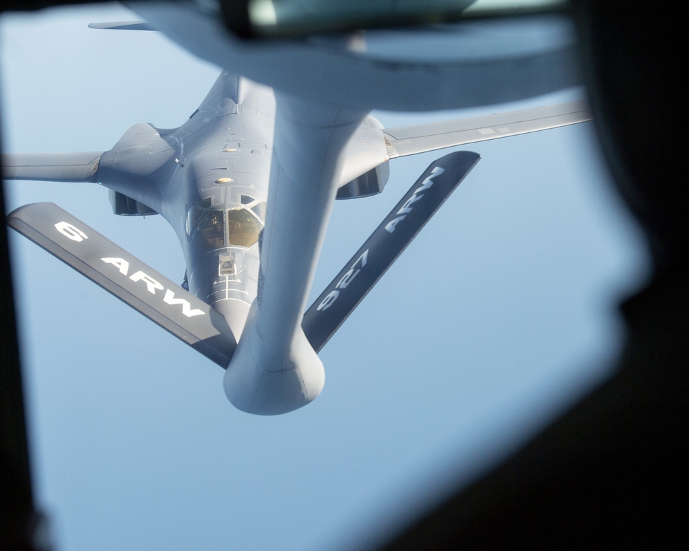 6 ARW Refuels B-1 Lancer