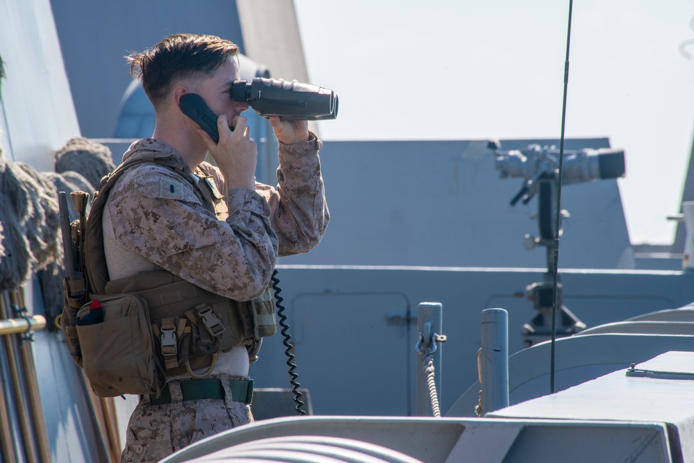 USS Somerset transits Strait of Hormuz