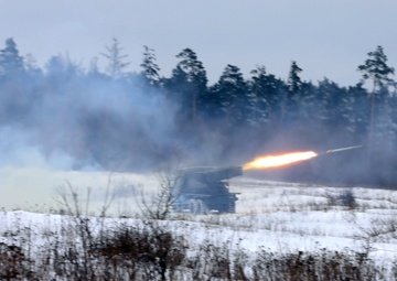 Croatian rockets light up winter sky at Battle Group Poland
