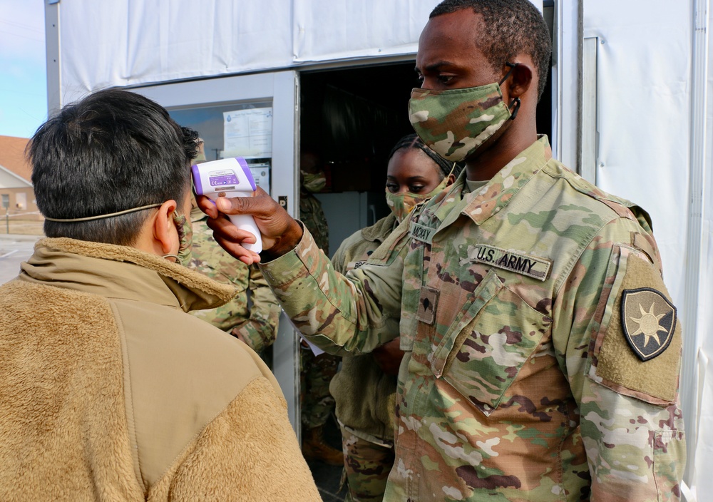 Soldier screens for COVID-19 symptoms as preventive measure