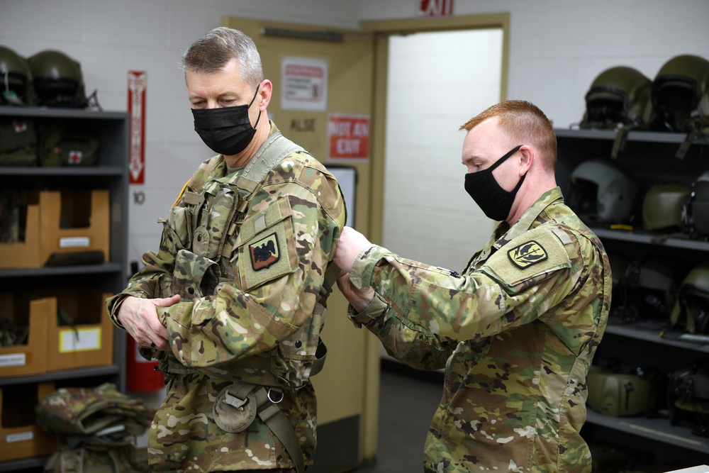 Gen. Hokanson 1-130th Attack Recon Battalion visit