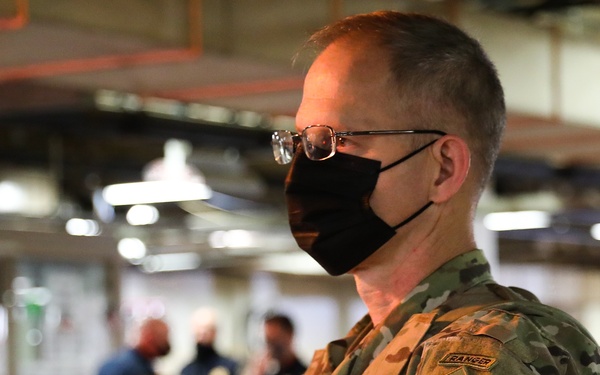 Cal Guard Col. Wooldridge tours Sacramento Capitol Building
