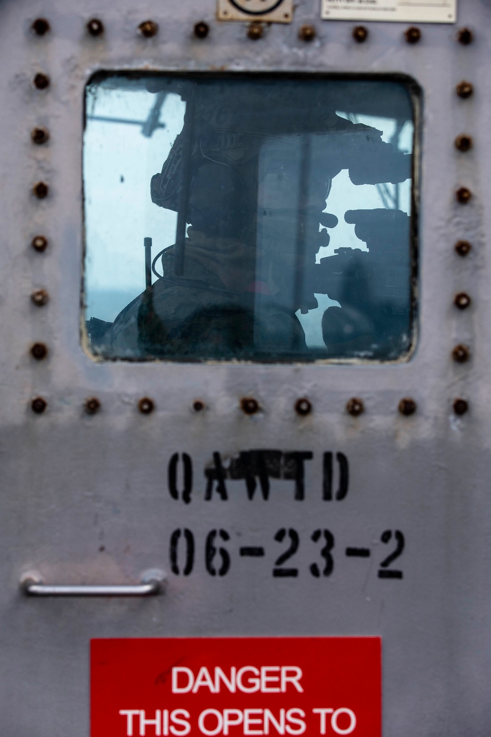 Recon rehearses VBSS aboard USS Ashland