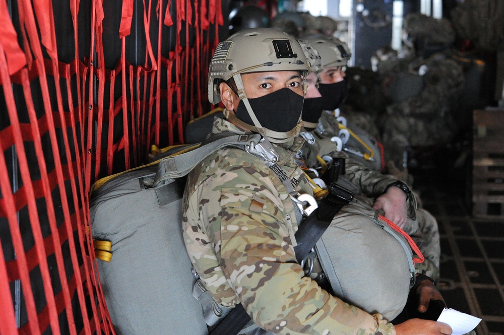 94th Airlift Wing Assists in U.S. Army Reserve Paratrooper Exercise