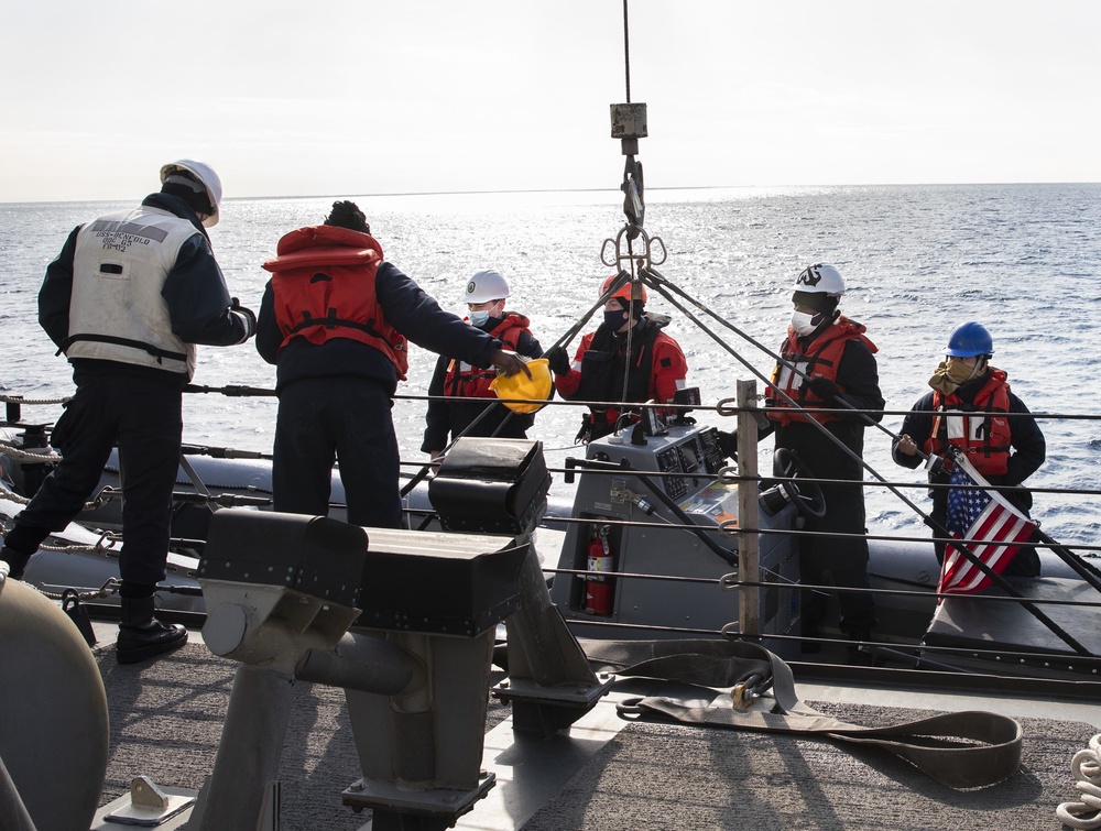 USS Benfold Conducts Small Boat Operations