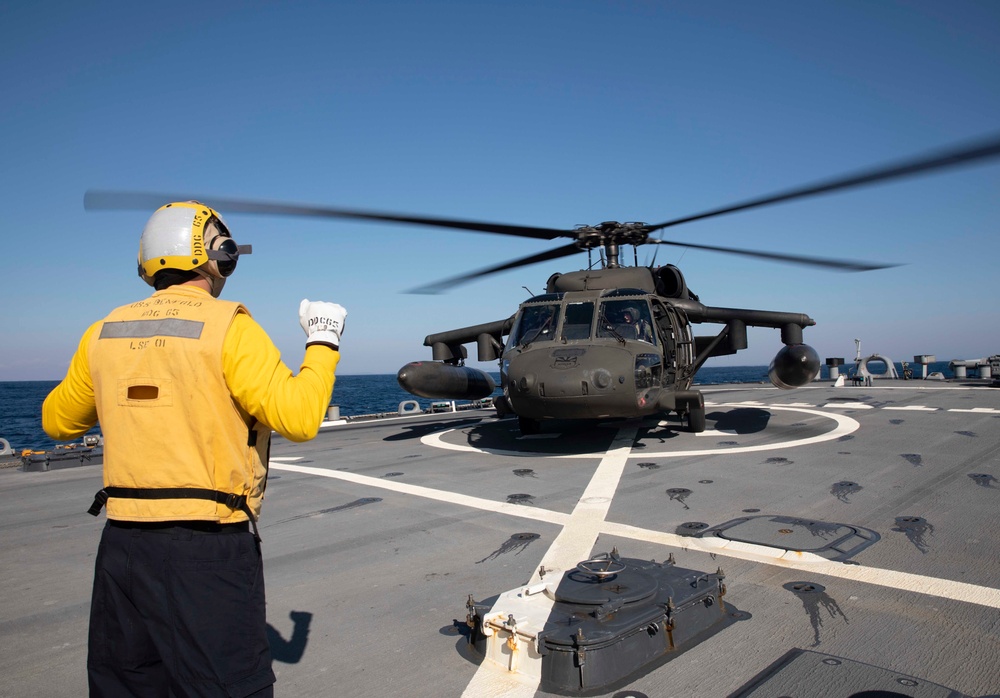 USS Benfold Conducts Black Hawk Flight Operations