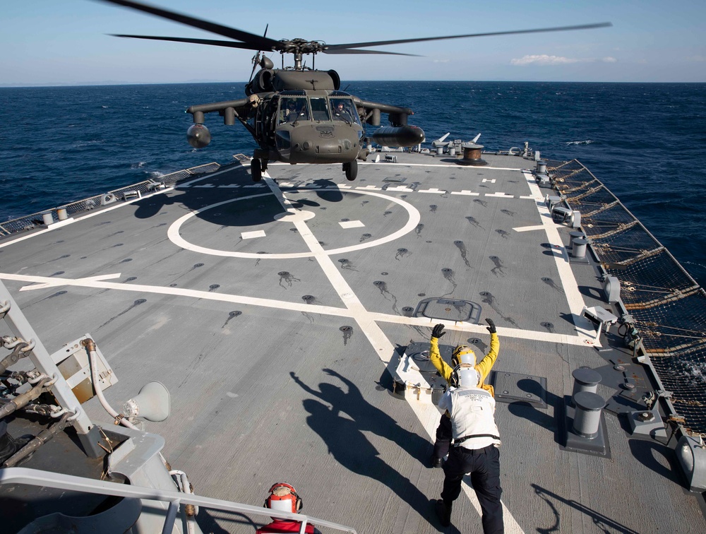 USS Benfold Conducts Black Hawk Flight Operations