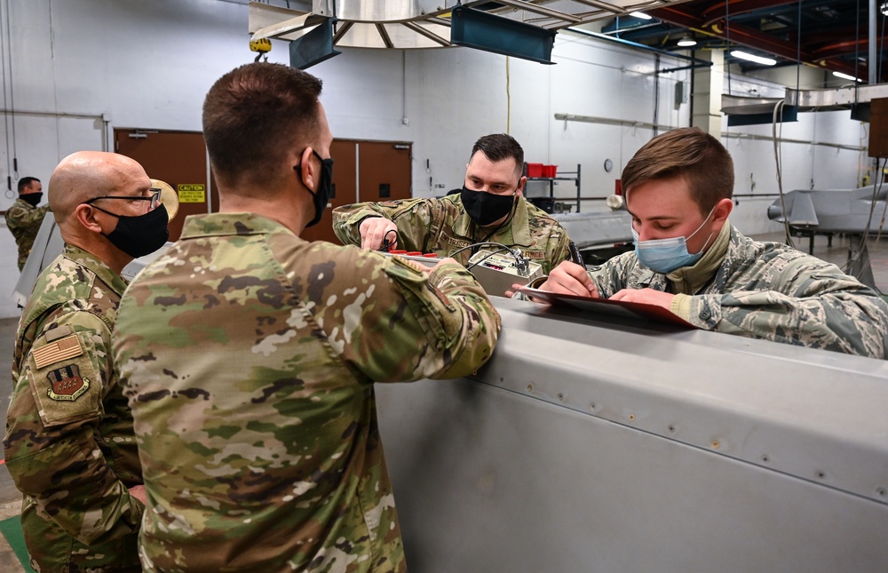 Barksdale leaders visit munitions Airmen