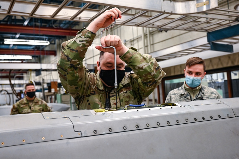 Barksdale leaders visit munitions Airmen