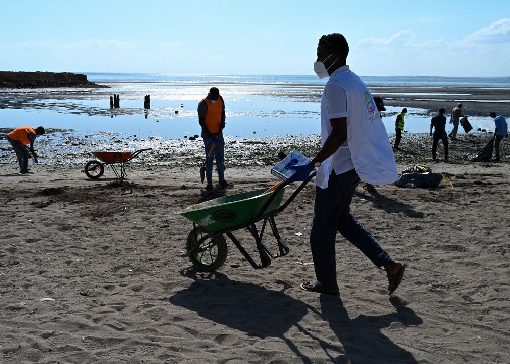 Civil Affairs East Africa Team, local partners clean Djiboutian beach