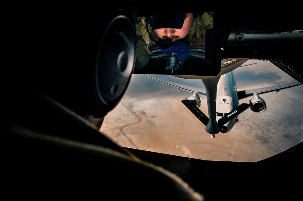 350th EARS provides fuel to U.S. Navy P-8A Poseidon