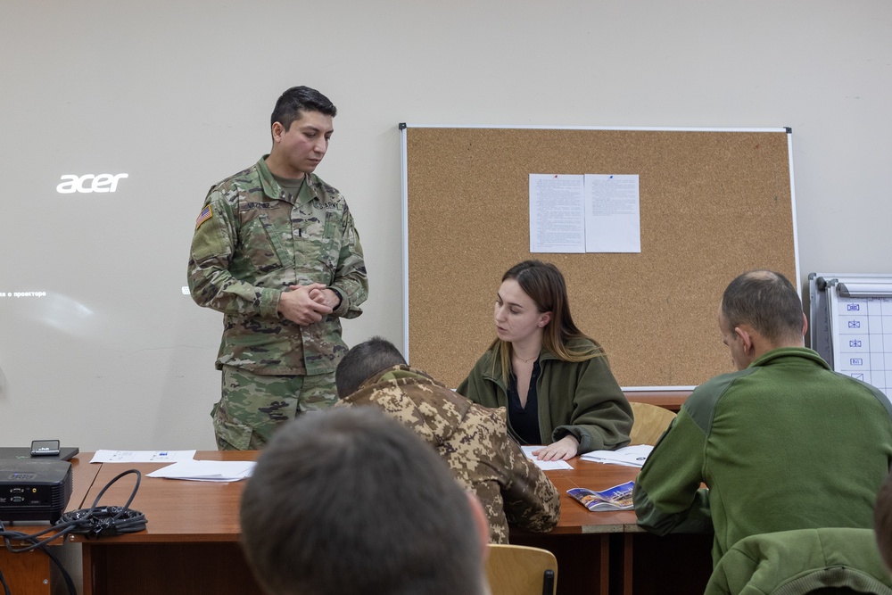 Task Force Illini advisors oversee Ukrainian workshop training