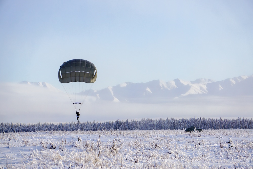 Spartan Paratroopers Kick Off Arctic Warrior 21