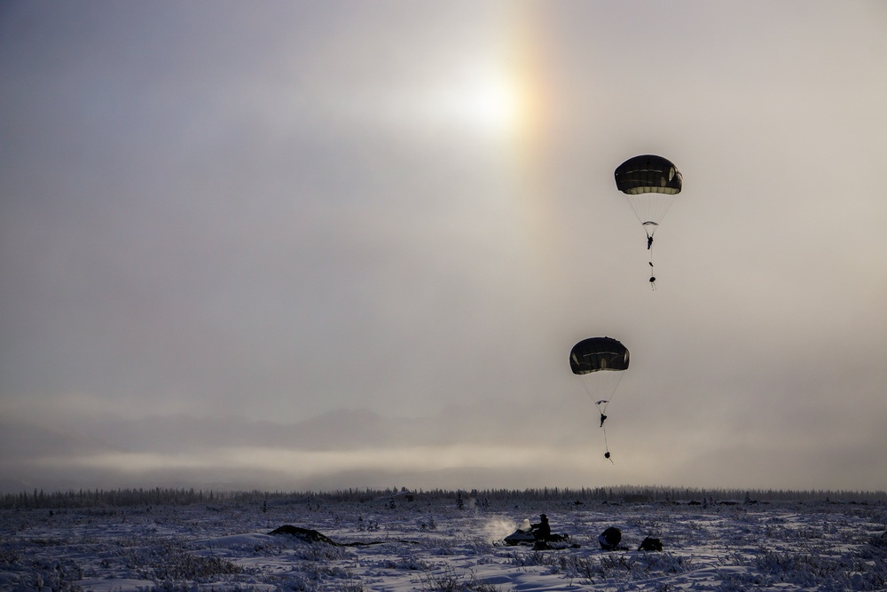 Spartan Paratroopers Kick Off Arctic Warrior 21