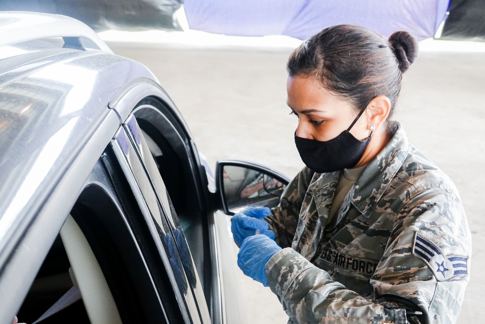 Texas Military Members work vaccination site in Washington County