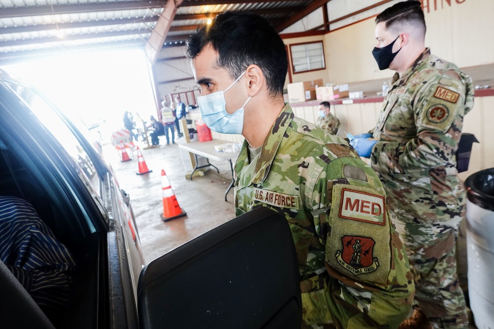 Texas Military Members work vaccination site in Washington County