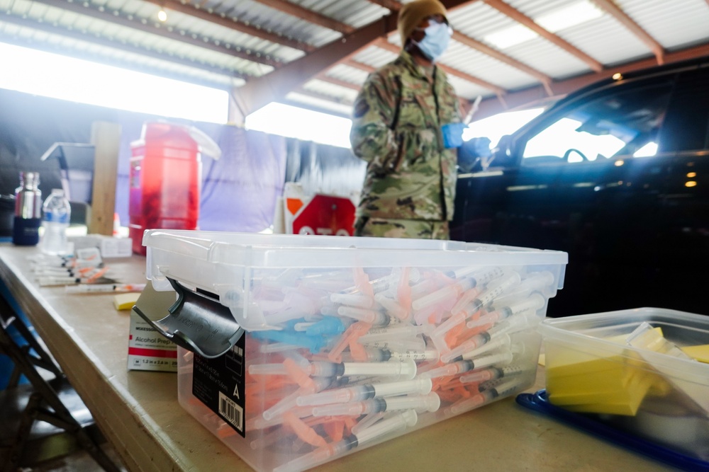 Texas Military Members work vaccination site in Washington County