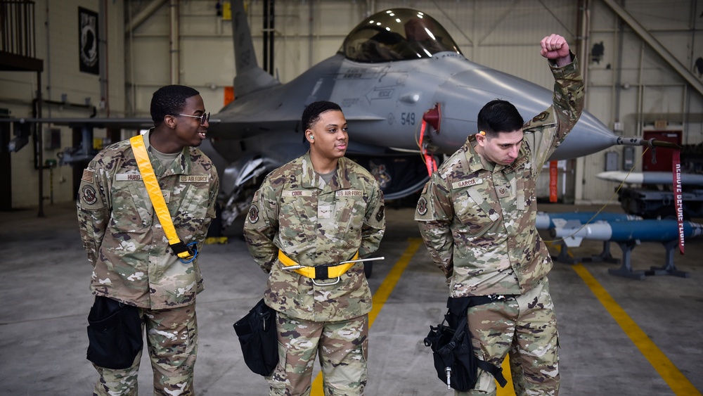 Wolf Pack brings the heat during Annual Load Crew Competition