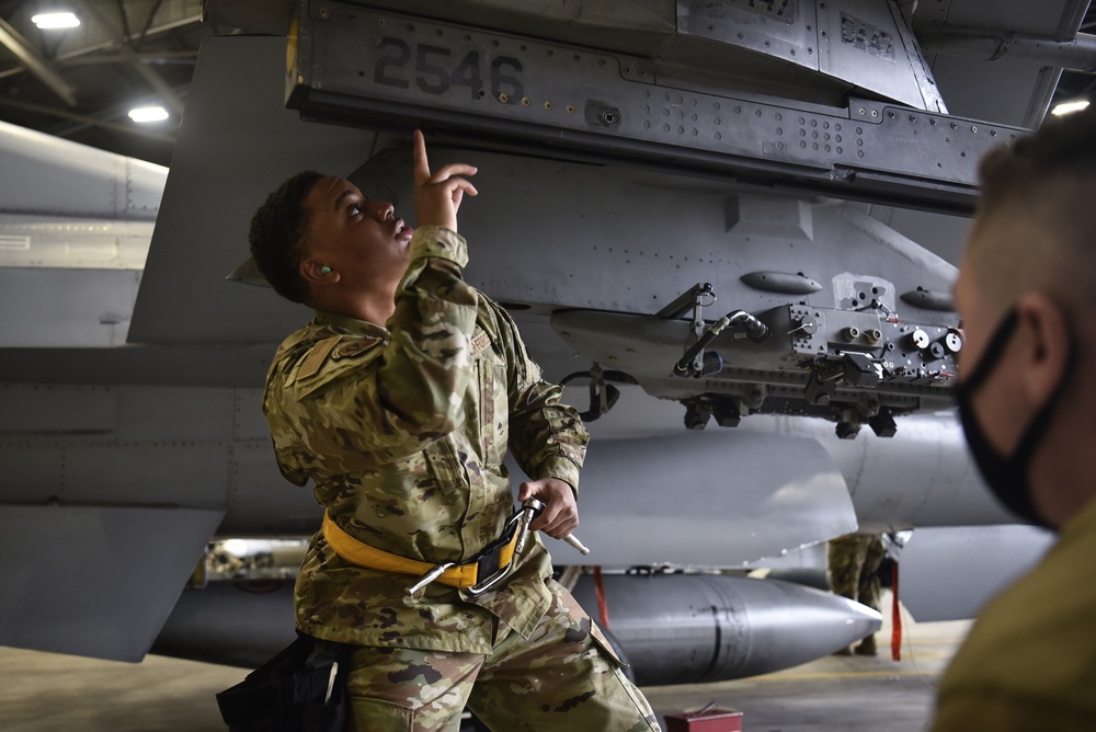 Wolf Pack brings the heat during Annual Load Crew Competition