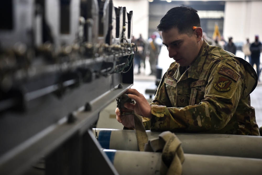 Wolf Pack brings the heat during Annual Load Crew Competition