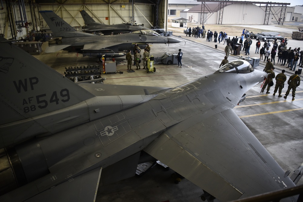 Wolf Pack brings the heat during Annual Load Crew Competition