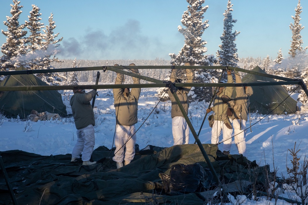 Spartans establish Arctic shelters