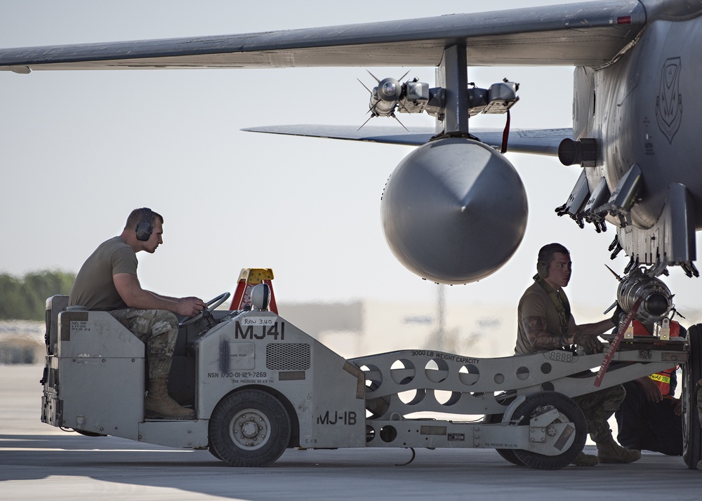 Strike Eagles conduct combat turns at Al Dhafra Air Base